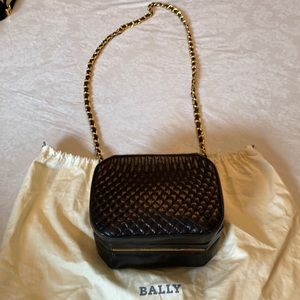 Bally black quilted leather bag with good kid leather filled chain